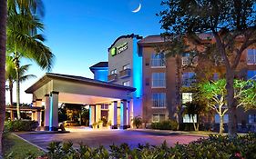 Holiday Inn Express & Suites Naples Downtown - 5Th Avenue By Ihg